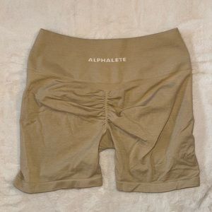 ALPHALETE SEAMLESS SHORTS SIZE L